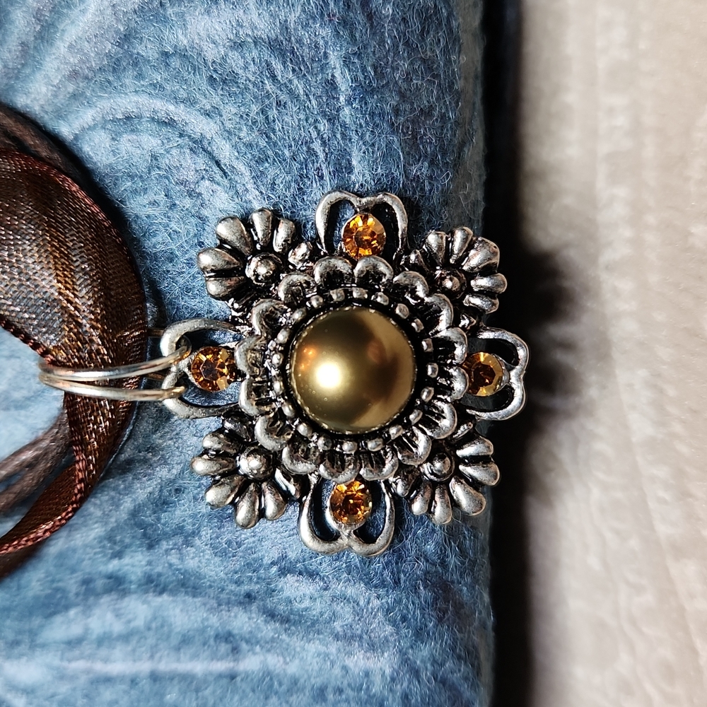 NEW! PEARLCORE! Handmade pendant with Swarovski crystals on a ribbon necklace